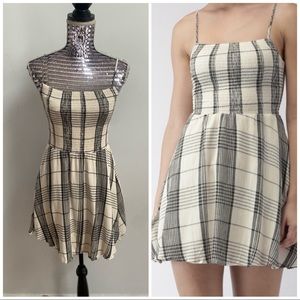 ♣️ 3/$20 FOREVER 21 black/cream plaid shirred dress
